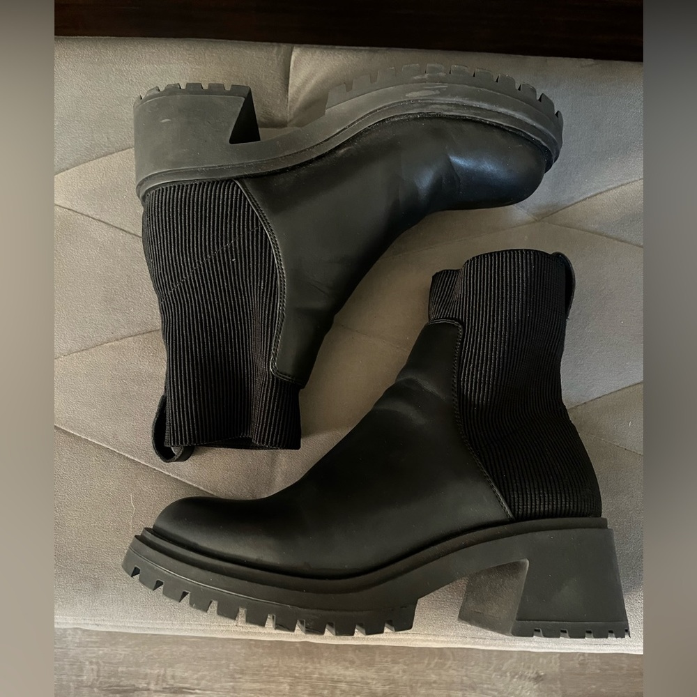 Steve Madden Howler Black Lug Sole Sock Ankle Boots HOLL10S1 Mens 9